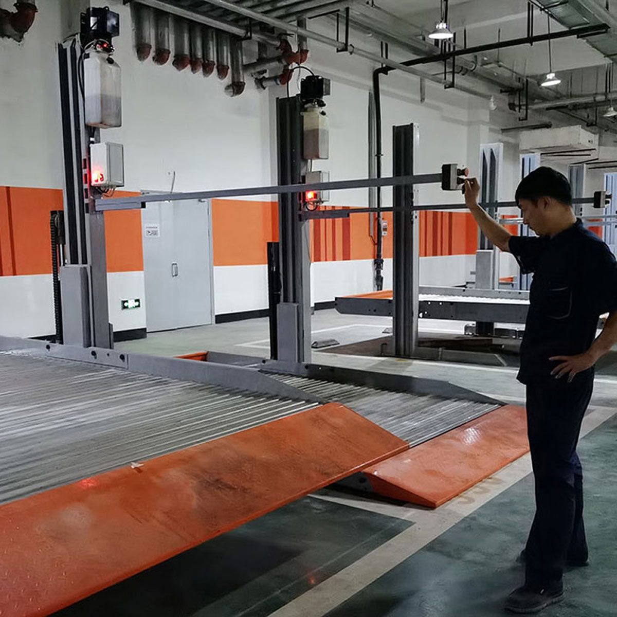 兩柱式機(jī)械車庫出租